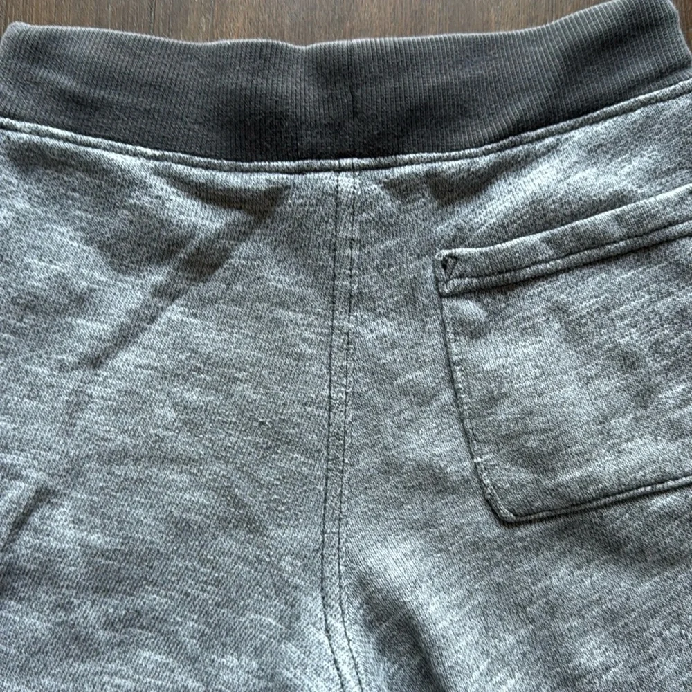 Size 5 Gymboree jogger pocketed shorts with drawstring
